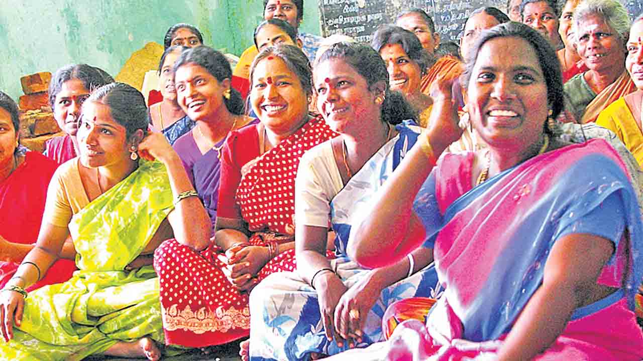 మహిళలోకానికి సర్కార్‌ చేయూత