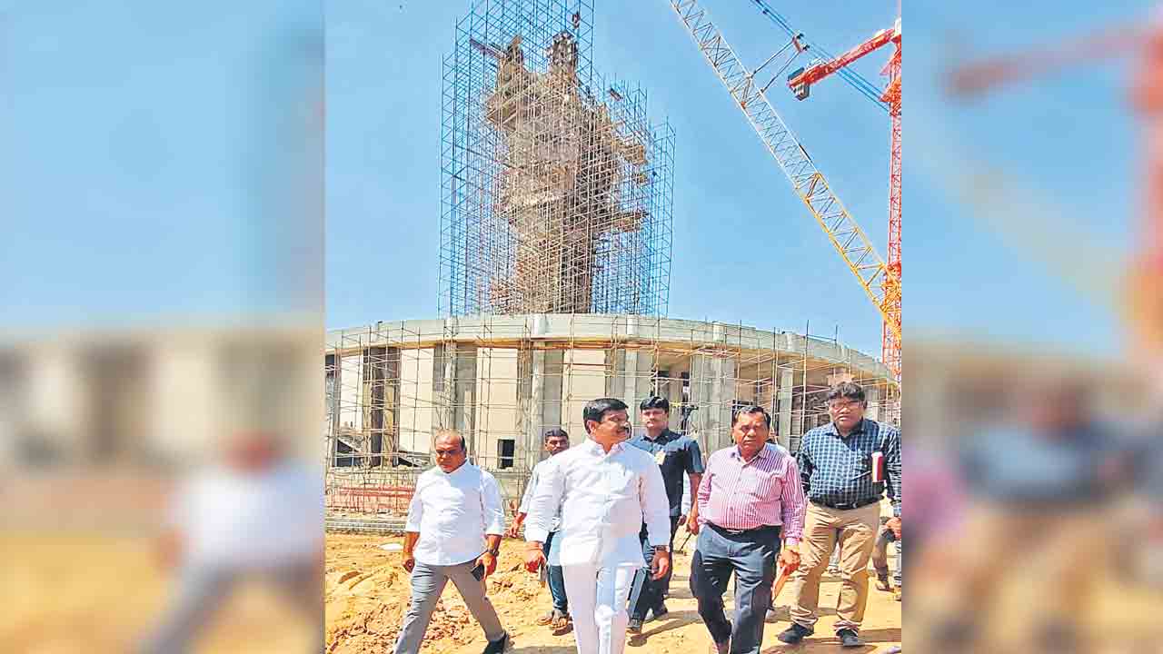 30లోగా అంబేద్కర్‌ విగ్రహం సిద్ధం