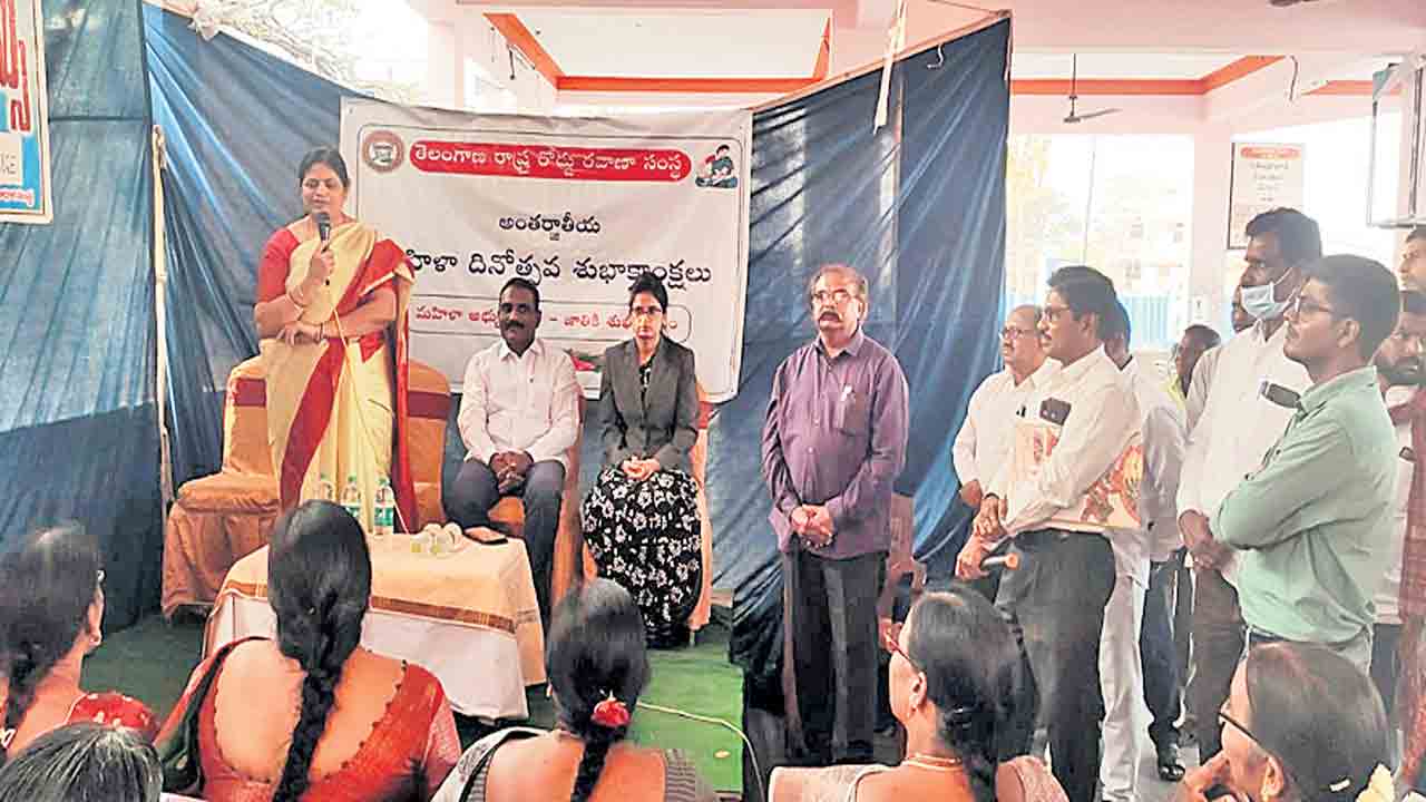 మహిళలు అన్ని రంగాల్లో రాణించాలి