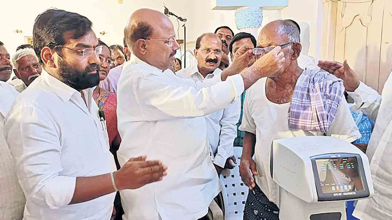 పేదల కండ్లల్లో వెలుగులు నింపడమే ధ్యేయం