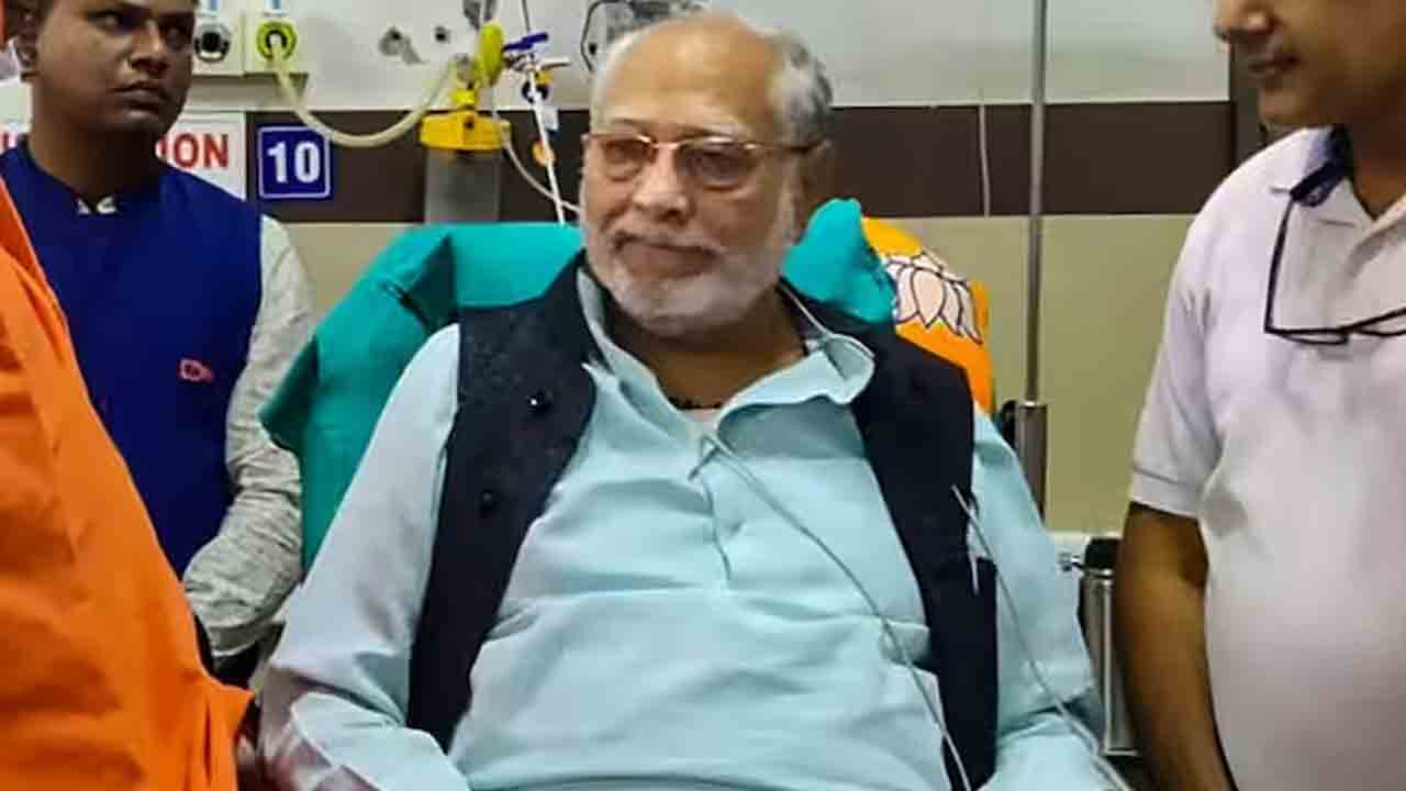 ప్రహ్లాద్‌ మోదీకి అస్వస్థత