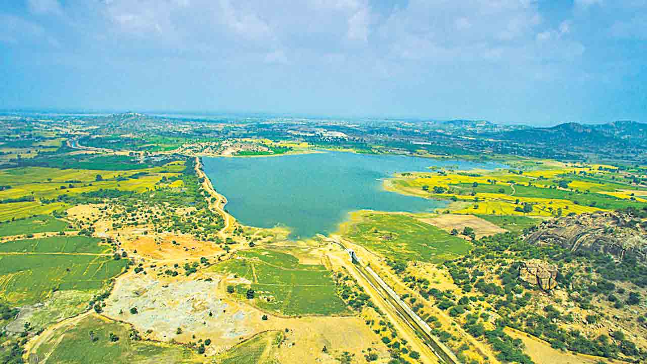 మన పల్లెలకు జల కిరీటం