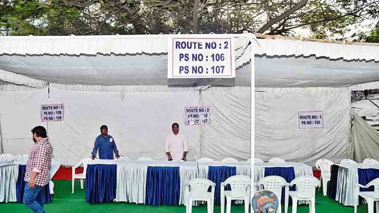 Teacher MLC polling |  నేడు టీచర్స్‌ ఎమ్మెల్సీ పోలింగ్‌.. బరిలో నిలిచిన 21 మంది అభ్యర్థులు