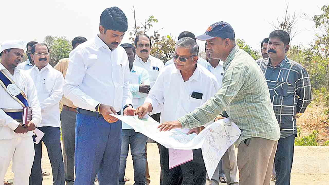 కోట్‌పల్లి ప్రాజెక్టు ఆయకట్టుకు నీరు అందించాలి