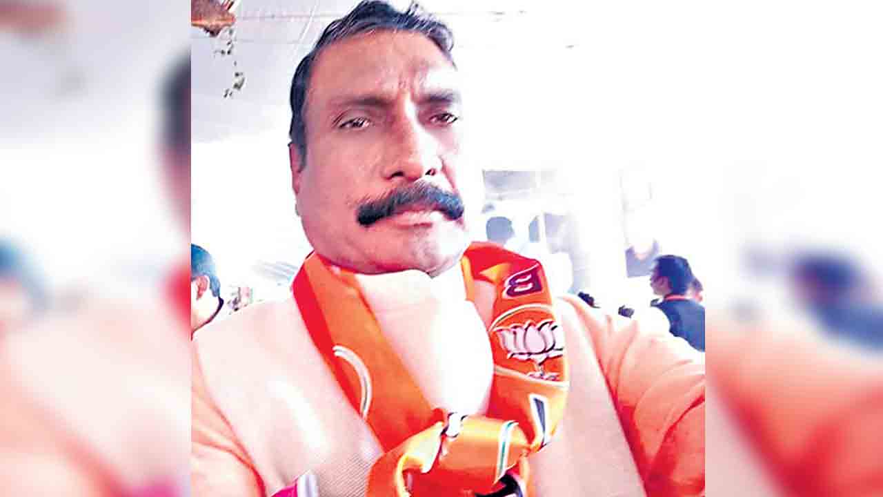 యువతిపై బీజేపీ నేత లైంగిక వేధింపులు