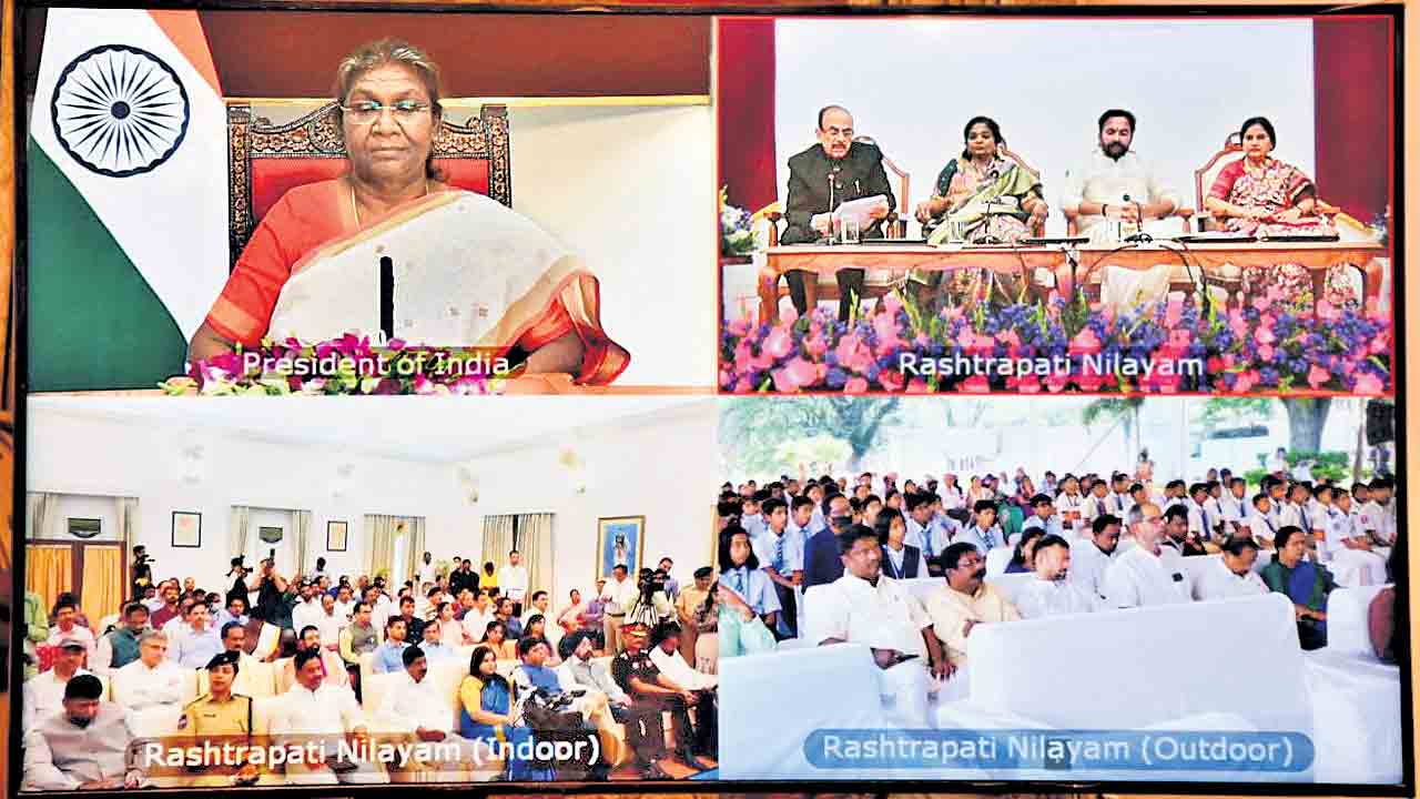 ఏడాది పొడవునా రాష్ట్రపతి నిలయం సందర్శన