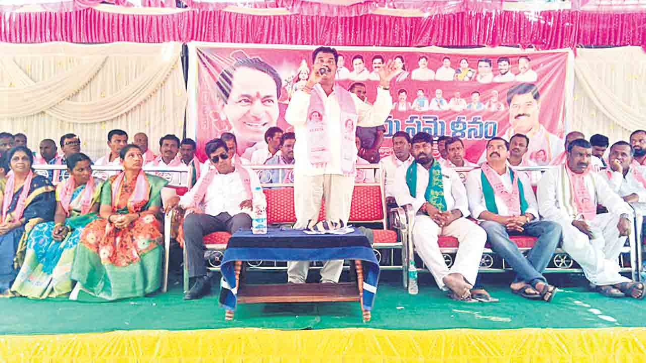 సంక్షేమ పథకాలను ప్రజలకు వివరించాలి