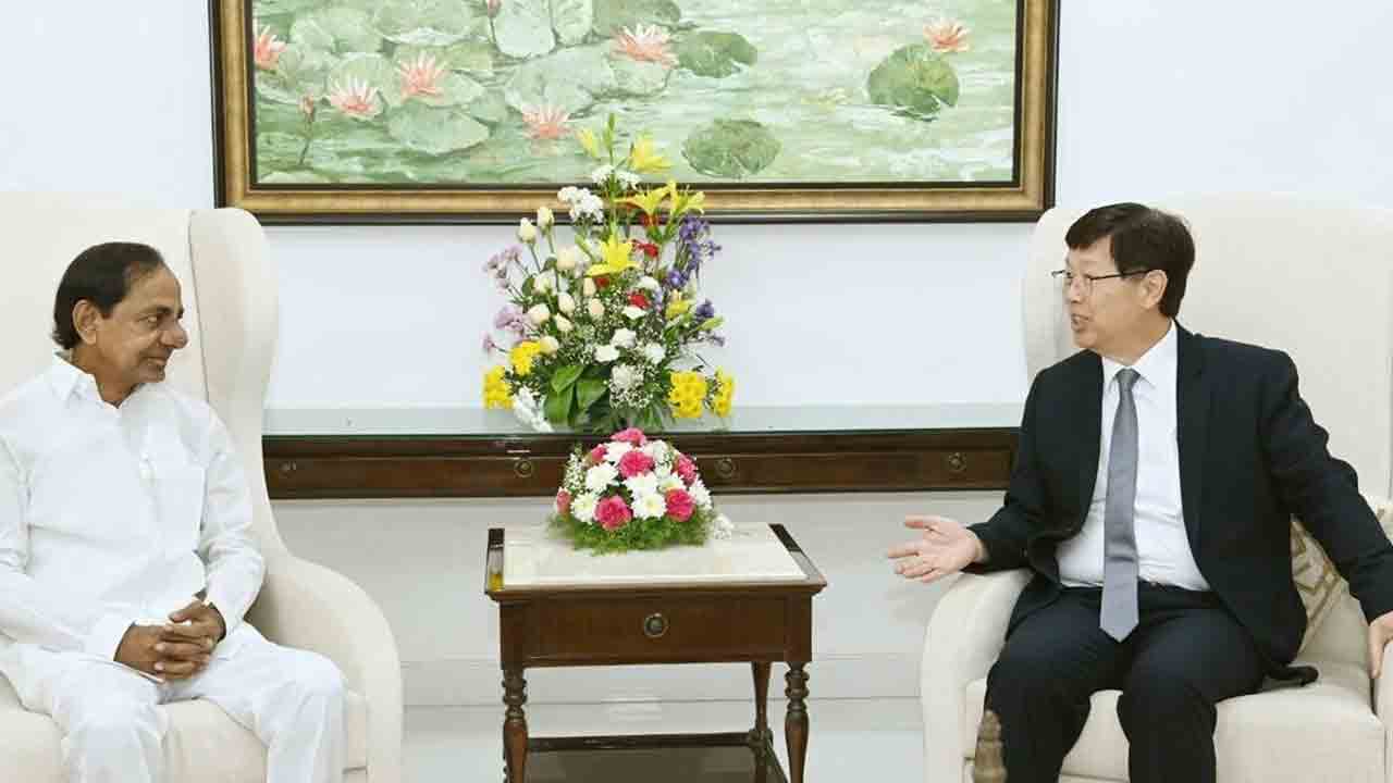 CM KCR | కేసీఆర్‌తో నేను పోటీపడాలి.. ఫాక్స్‌కాన్‌ సంస్థ చైర్మన్‌ వ్యాఖ్య