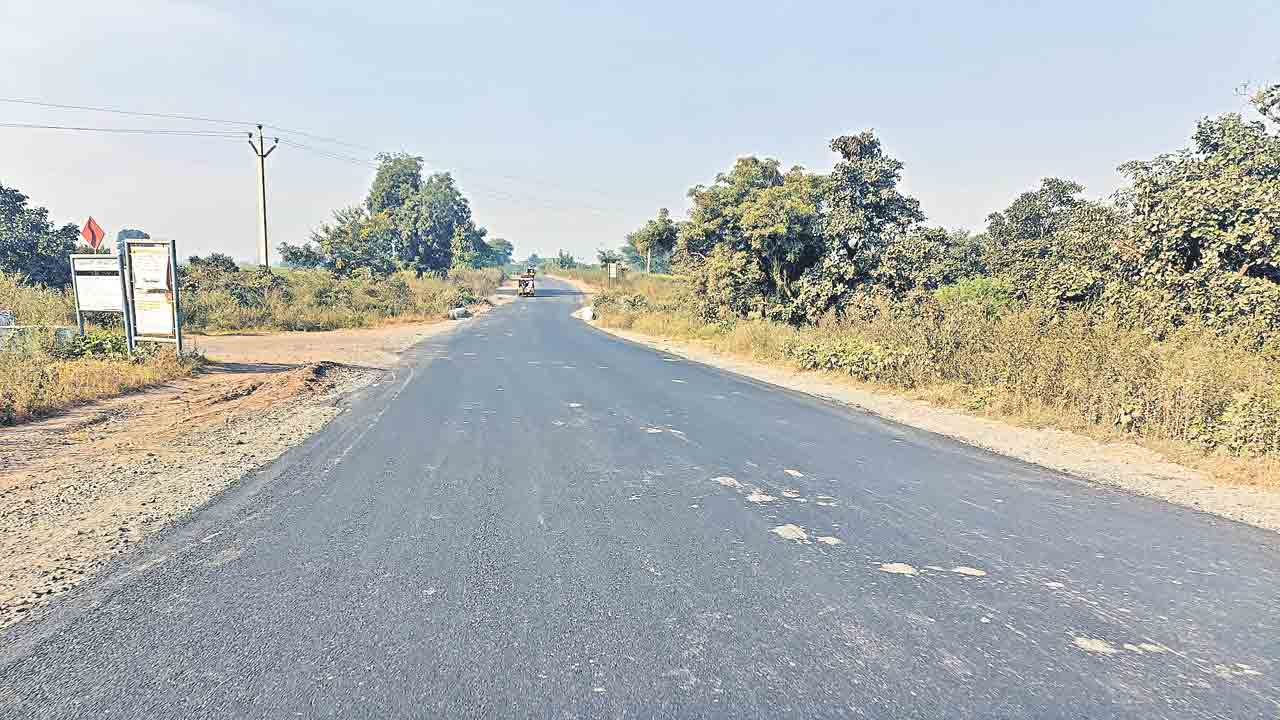 వేగంగా పీఆర్‌ రోడ్ల పనులు