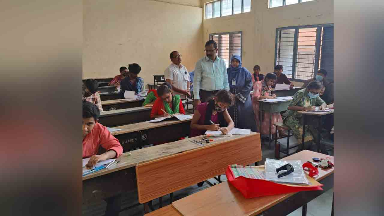 ఇంటర్‌ పరీక్షలు షురూ