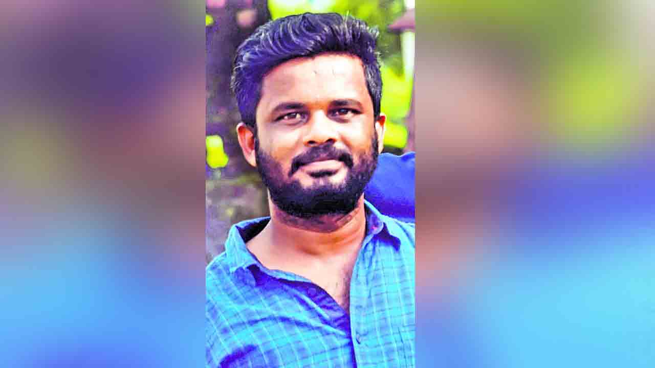 ఠాణాలో యువకుడి ఆత్మహత్య