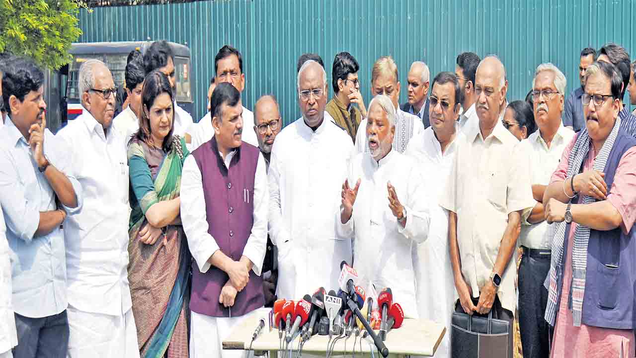 Adani Group | జేపీసీ వేయాల్సిందే.. అదానీ, దర్యాప్తు సంస్థల దుర్వినియోగంపై ఉభయసభల్లో చర్చకు పట్టుబట్టిన బీఆర్‌ఎస్‌