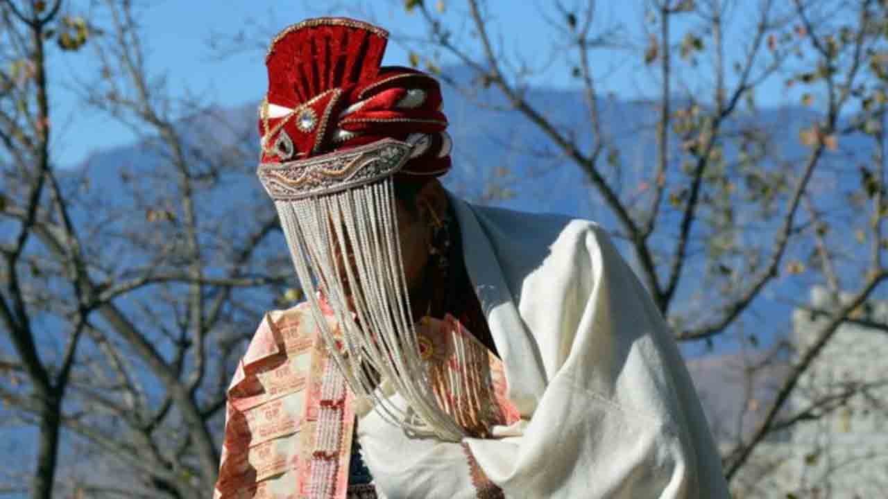 లగ్గం కోసం 28 కిలోమీటర్ల నడక