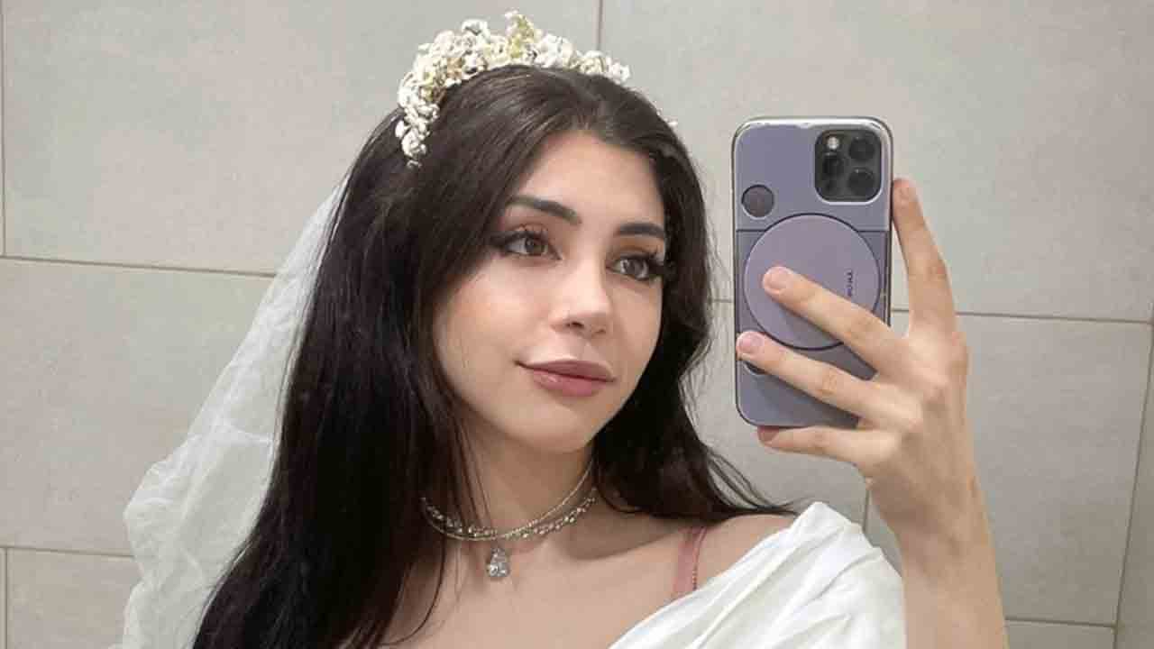 తనను తానే పెండ్లి 24 గంటలు తిరక్కుండానే విడాకులు!