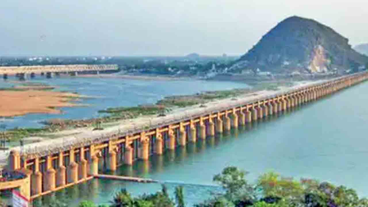 నీటి వినియోగంపై ఏపీని నిలువరించాలి