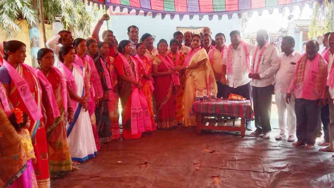 ప్రతి ఇంటికీ సంక్షేమ పథకాలు