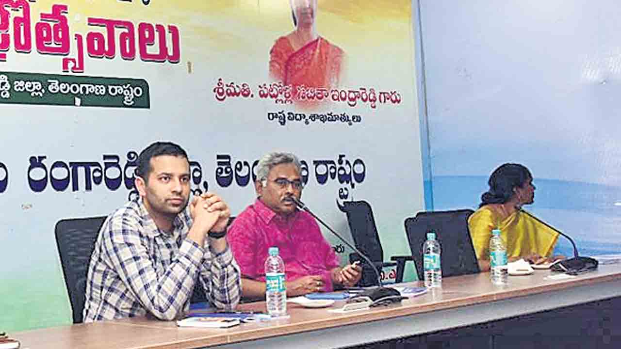 ఎన్నికలు నిర్వహించేందుకు అధికారులు సంసిద్ధంగా ఉండాలి