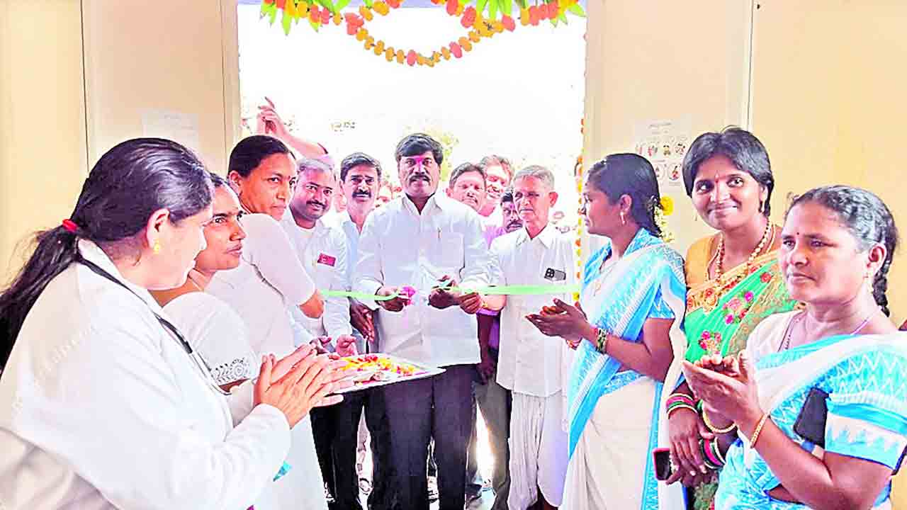 మహిళలు అన్ని రంగాల్లో సత్తా చాటాలి