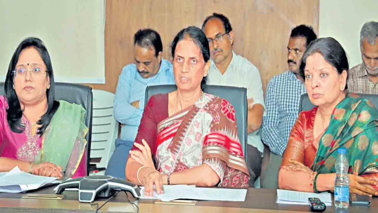 సజావుగా ‘పది’ పరీక్షలను నిర్వహించండి