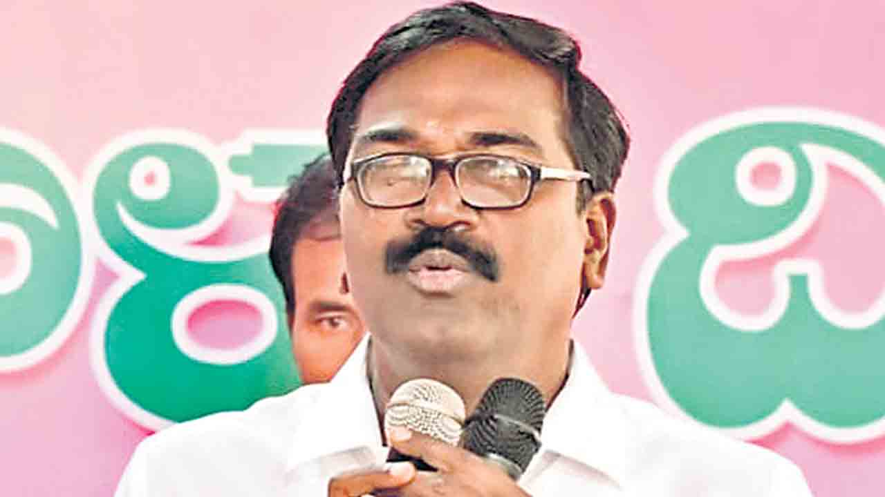 ఇలా నోటీసులిచ్చి.. అలా రమ్మనటమే కుట్ర