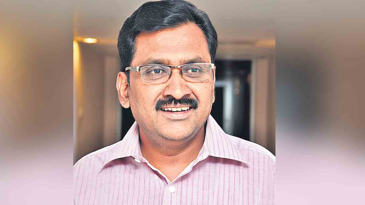 వ్యక్తుల స్వార్థంతో వ్యవస్థకు మకిలి