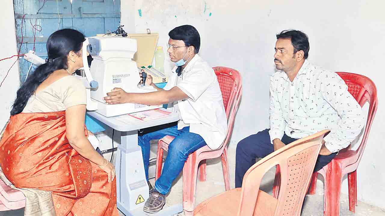 ఊరూరా ‘కంటి వెలుగు’