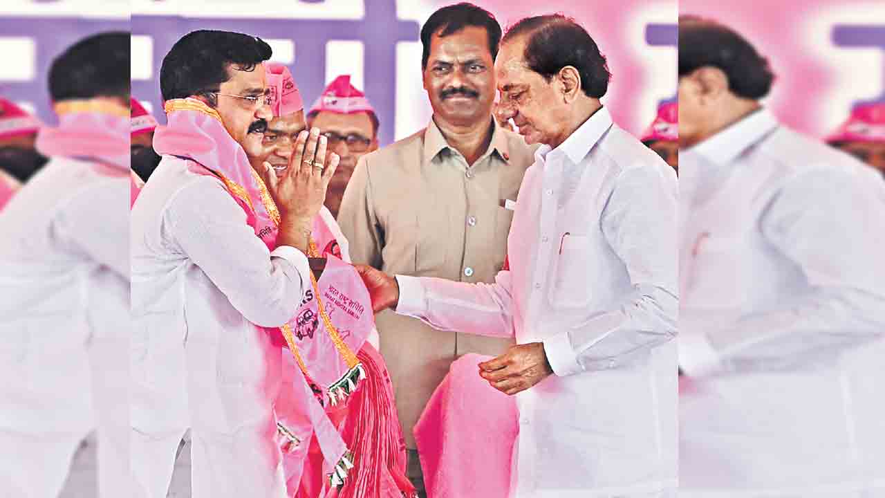బీఆర్‌ఎస్‌లో మహా చేరికలు