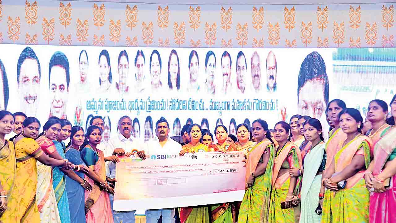 Loans for Self help groups | 9 ఏండ్లు.. 85 వేల కోట్ల రుణాలు.. రికార్డు స్థాయిలో వడ్డీలేని రుణాలు