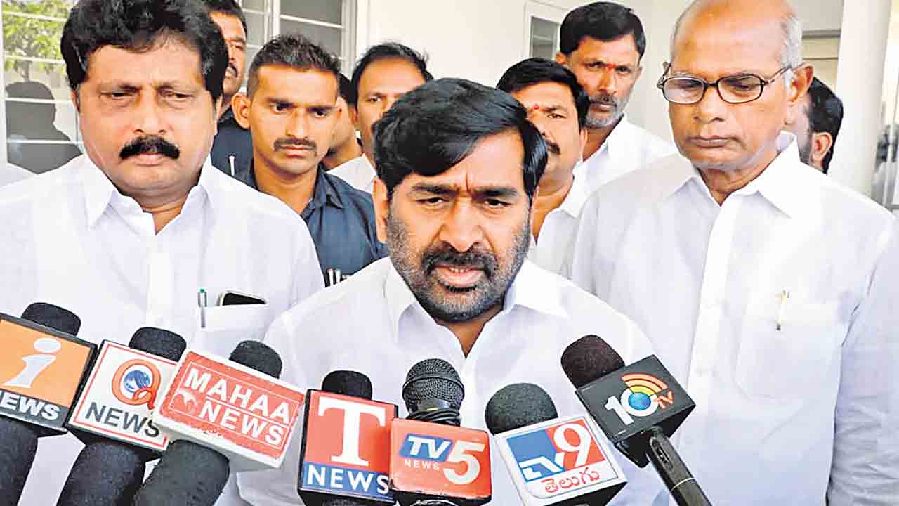 నియంతలకే దిక్కులేదు.. మోదీ ఎంత?