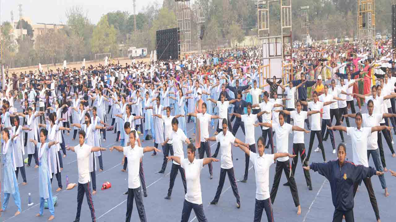 యోగా.. ఉత్సాహంగా..