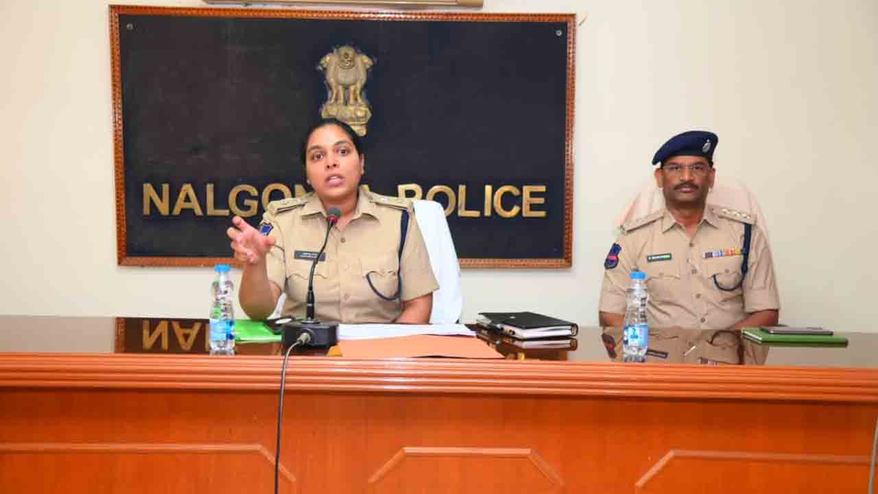 సీసీ కెమెరాలతో నేర నియంత్రణకు అడ్డుకట్ట