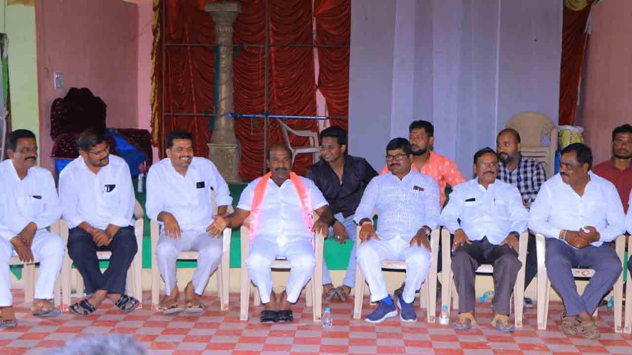 బీఆర్‌ఎస్‌ మరింత బలోపేతానికి కృషి చేద్దాం : ఎమ్మెల్యే చిరుమర్తి