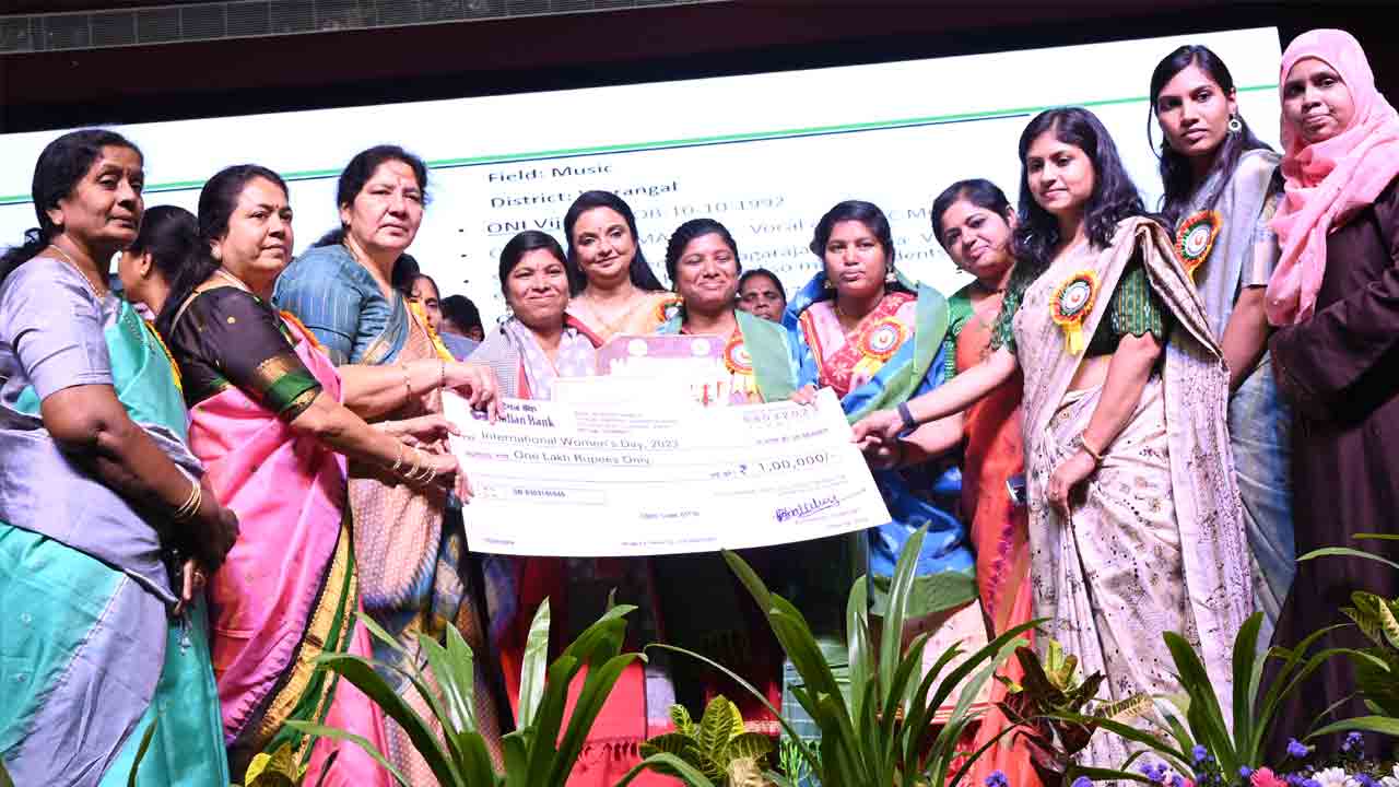 మహిళలకు సర్కారు అండ