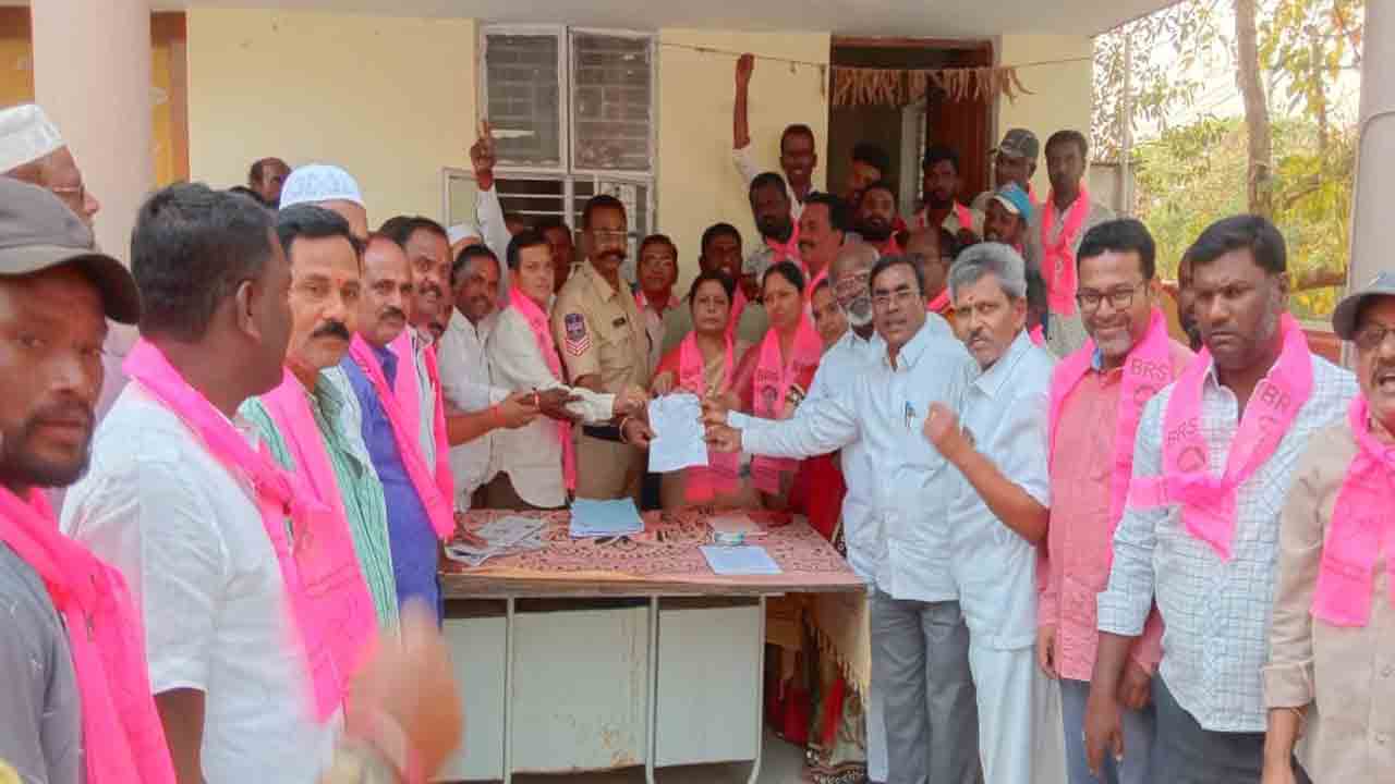 ఖబడ్దార్‌ ‘బండి’.. కవితకు క్షమాపణ చెప్పాలి