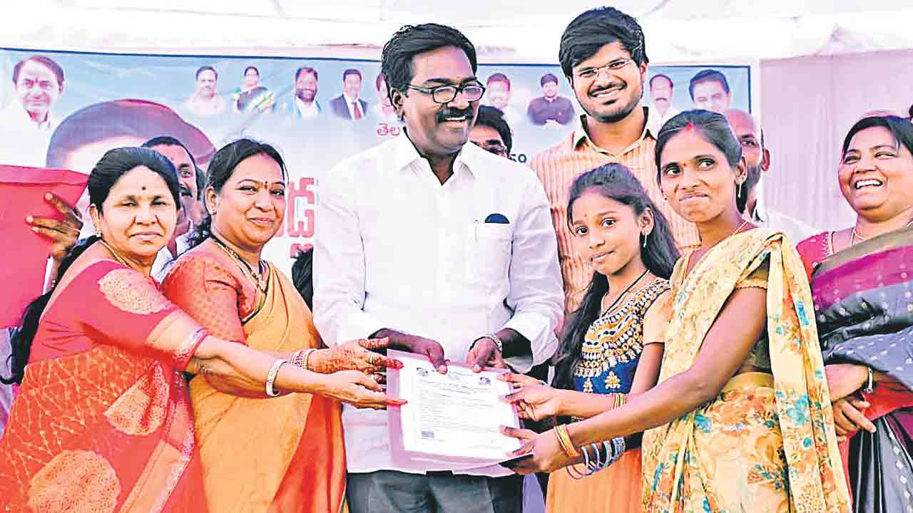 పొంగులేటీ.. నీ స్థాయి తెలుసుకో