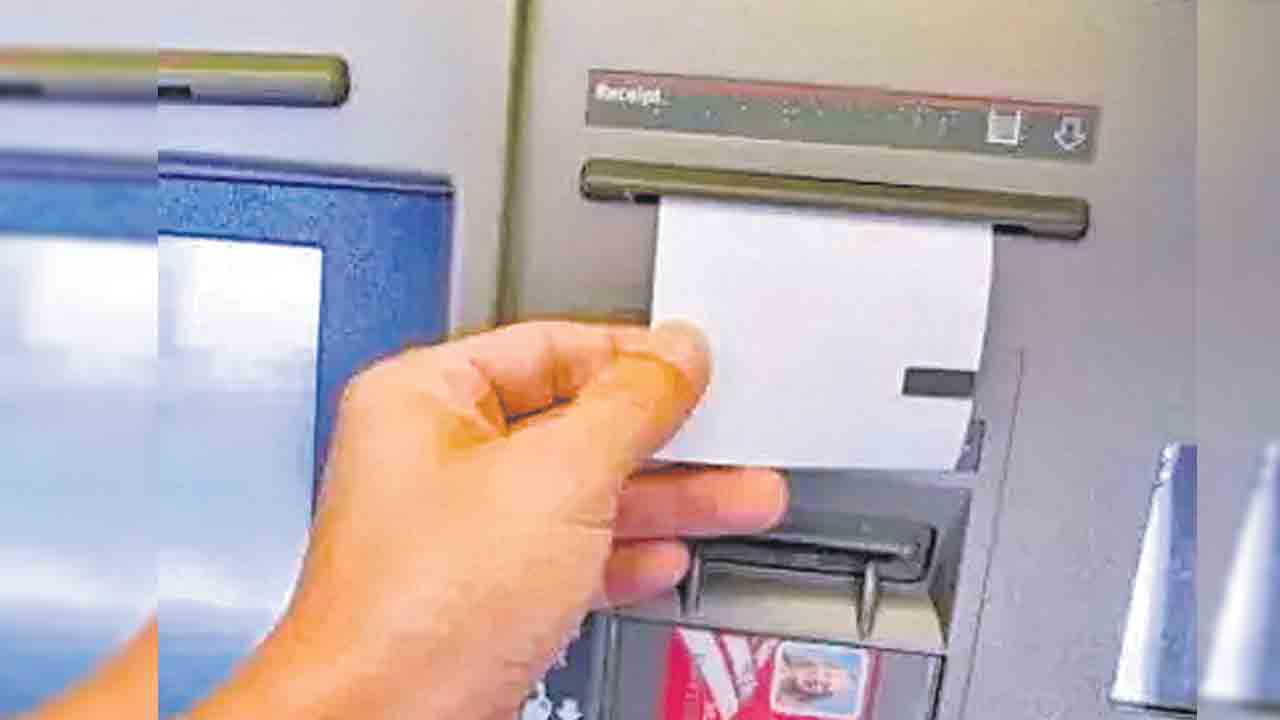 ఏటీఎం స్లిప్పులు విషపూరితం!