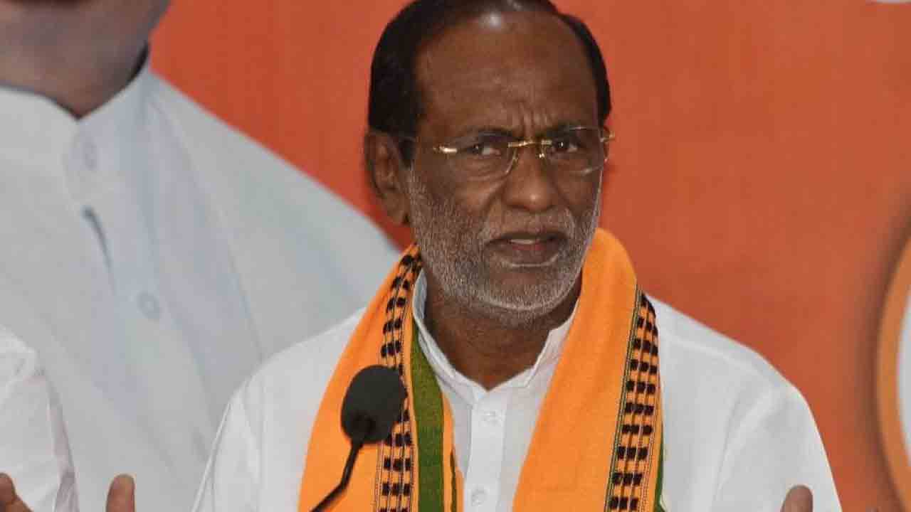 Ayushman Bharat | ఆయుష్మాన్పై కేంద్రం అబద్ధాలు