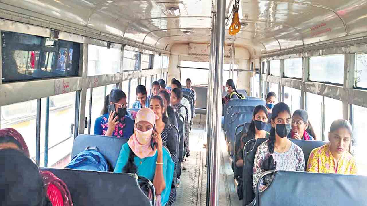 గ్రేటర్‌లో మహిళలకు ప్రత్యేక బస్సులు