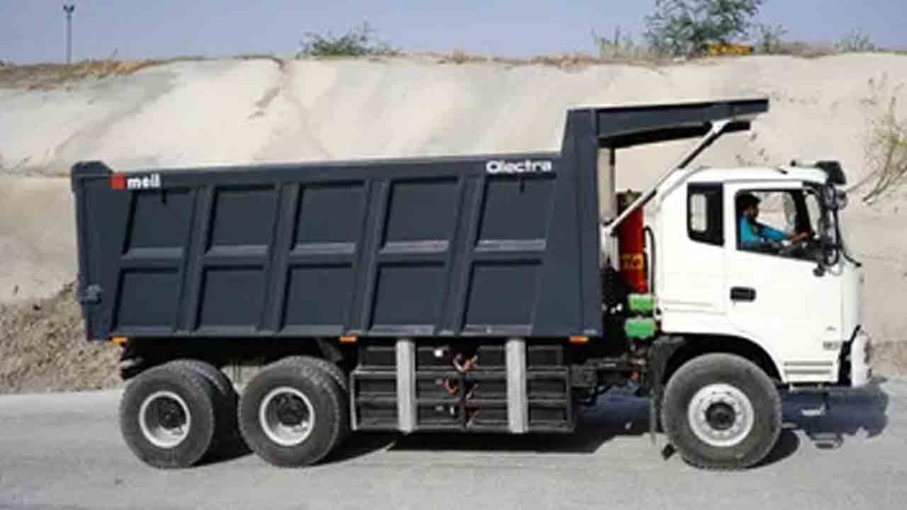 రోడ్డెకనున్న ఒలెక్ట్రా ఈ-టిప్పర్లు