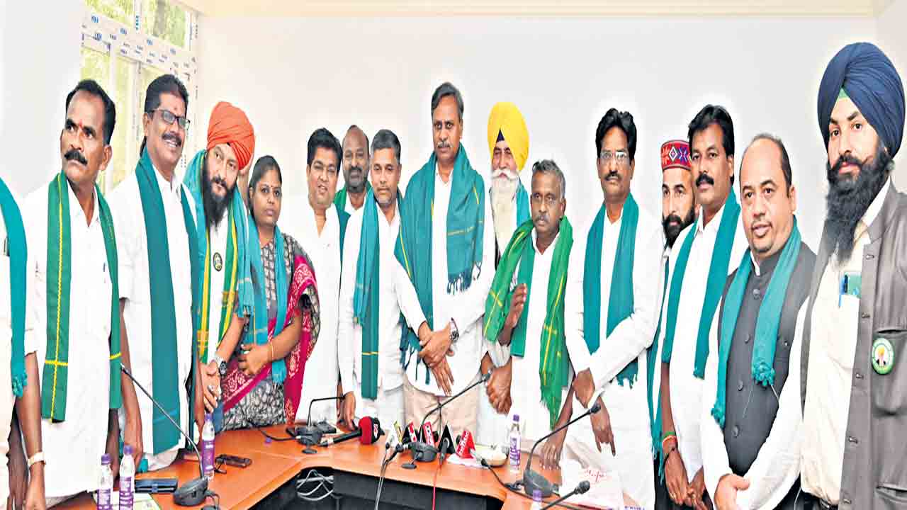 Farmers | అన్నదాతకు మోదీ వెన్నుపోటు.. రైతులను చంపిన ఘన చరిత్ర బీజేపీది.. రైతు సంఘం నేతలు ఆగ్రహం