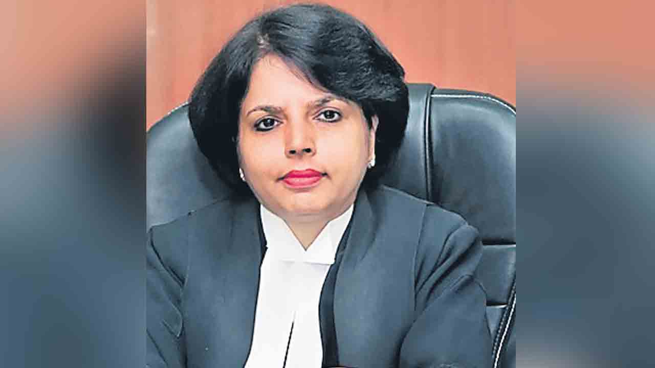 రాజ్యాంగ అన్వయానికి కోర్టులను అనుమతించాలి