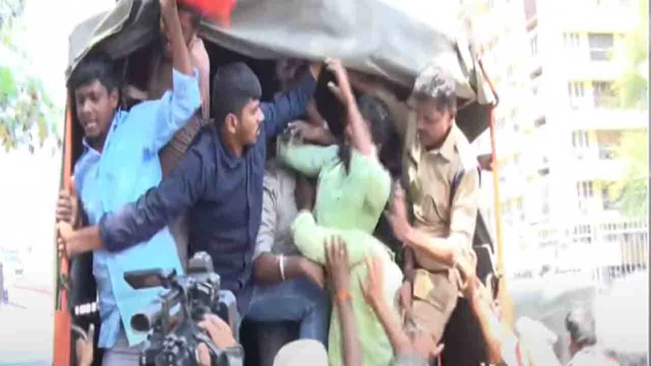 Hyderabad | డీసీఎం డ్రైవర్‌కు ఫిట్స్.. 16 మంది ప్రాణాల‌ను కాపాడిన బంజారాహిల్స్ ఎస్ఐ