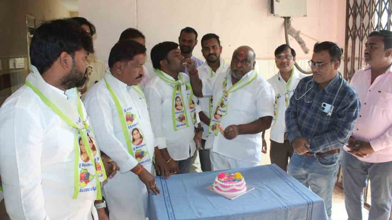 కవితకు అండగా తెలంగాణ సమాజం