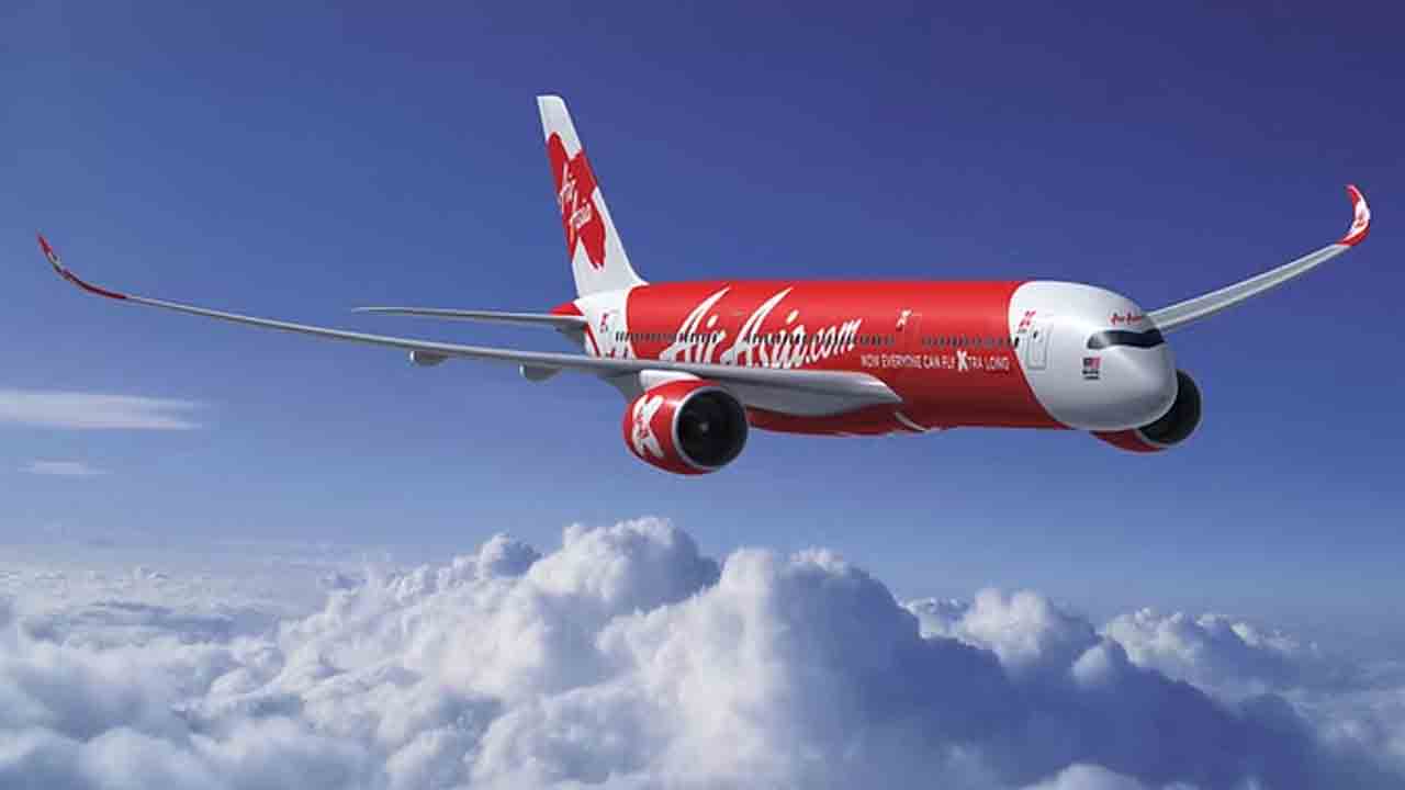 Emergency Landing | బెంగళూరులో ఎయిర్‌ ఏషియా విమానం అత్యవసర ల్యాండింగ్‌