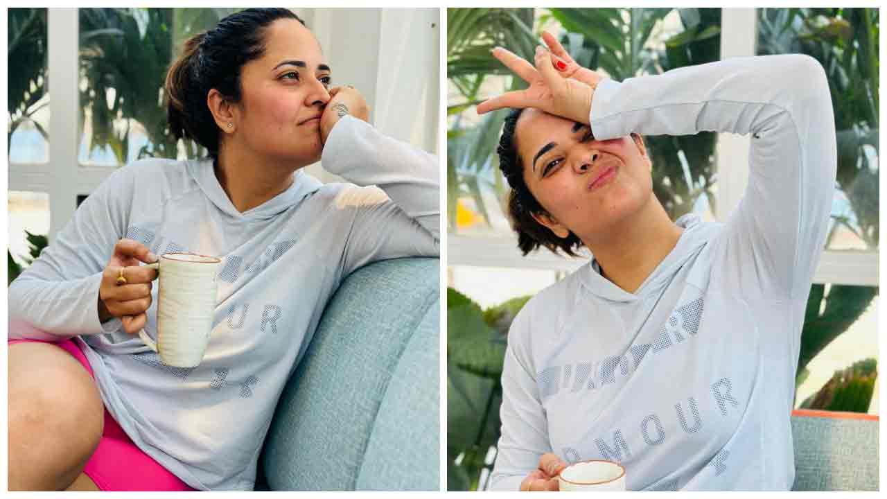 Anasuya Bharadwaj | పొట్టి నిక్క‌రులో అనసూయ భరద్వాజ్ చిలిపి పోజులు..