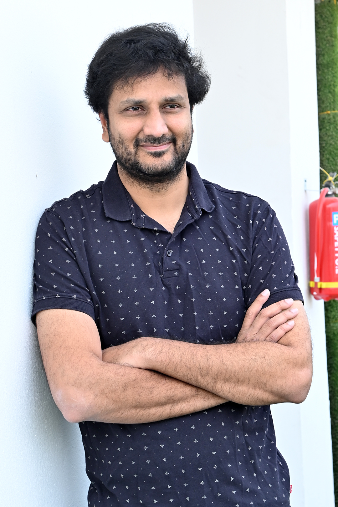 Avasarala Srinivas at Phalana Abbayi Phalana Ammayi Movie Interview