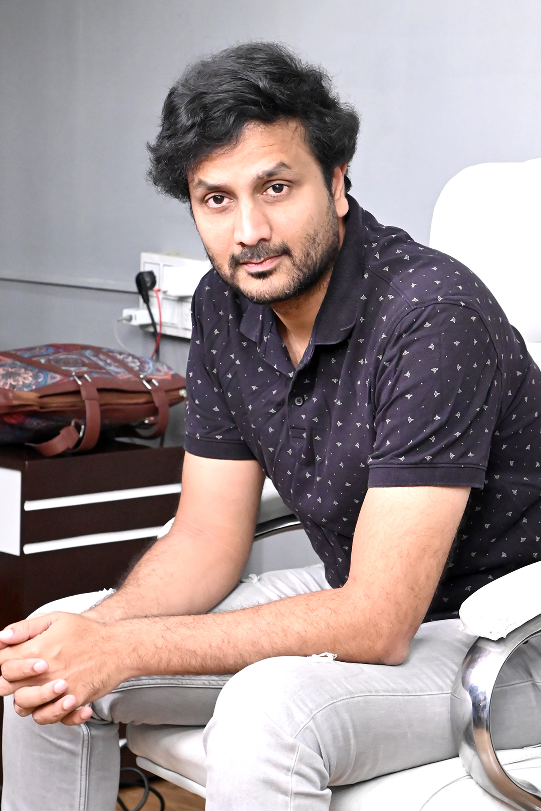Avasarala Srinivas at Phalana Abbayi Phalana Ammayi Movie Interview
