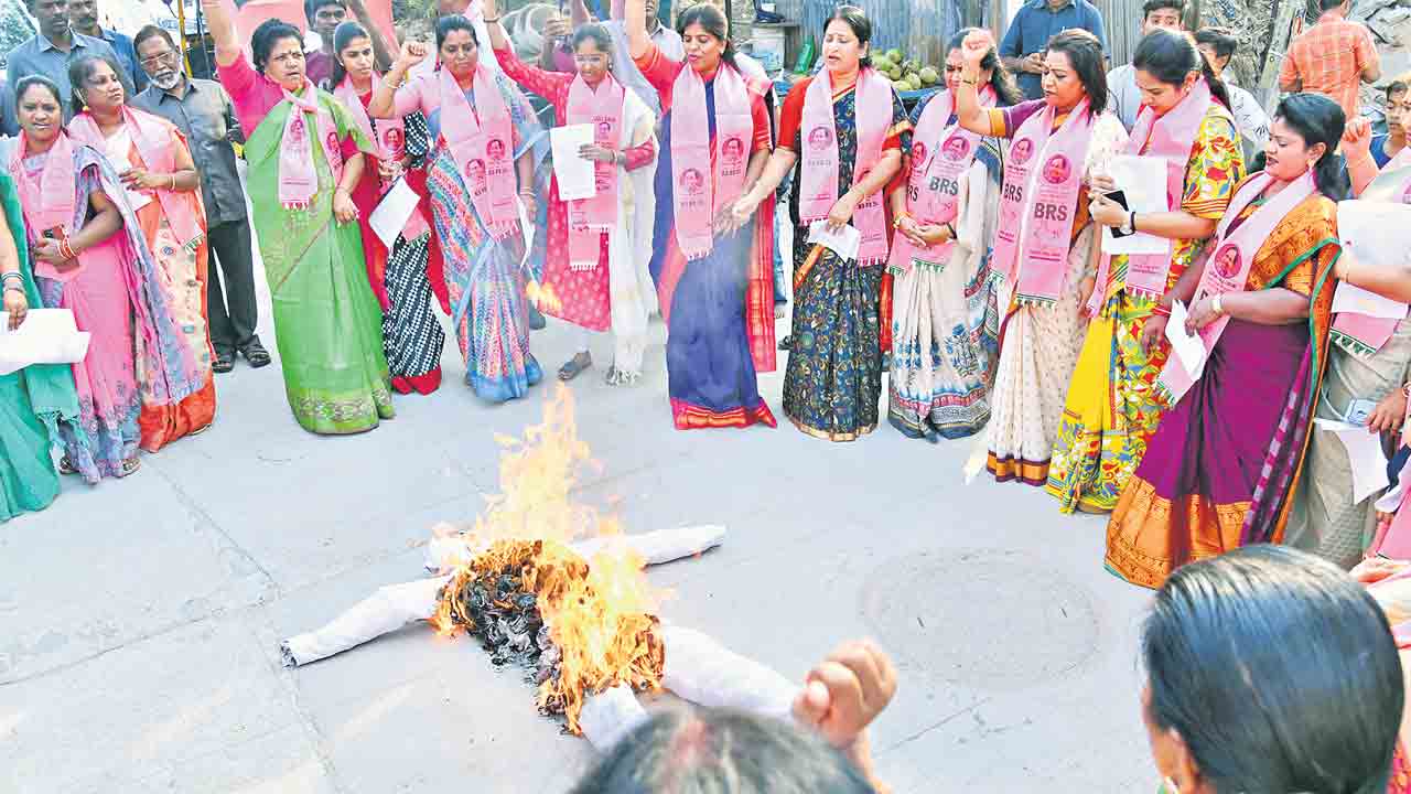 బండి వ్యాఖ్యలపై భగ్గుమన్న బీఆర్‌ఎస్‌
