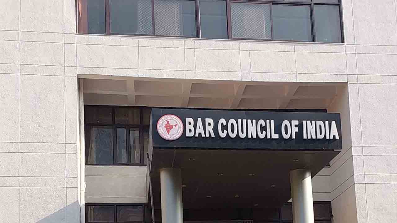 భారత్‌లో విదేశీ లాయర్ల ప్రాక్టీస్‌కు అనుమతి