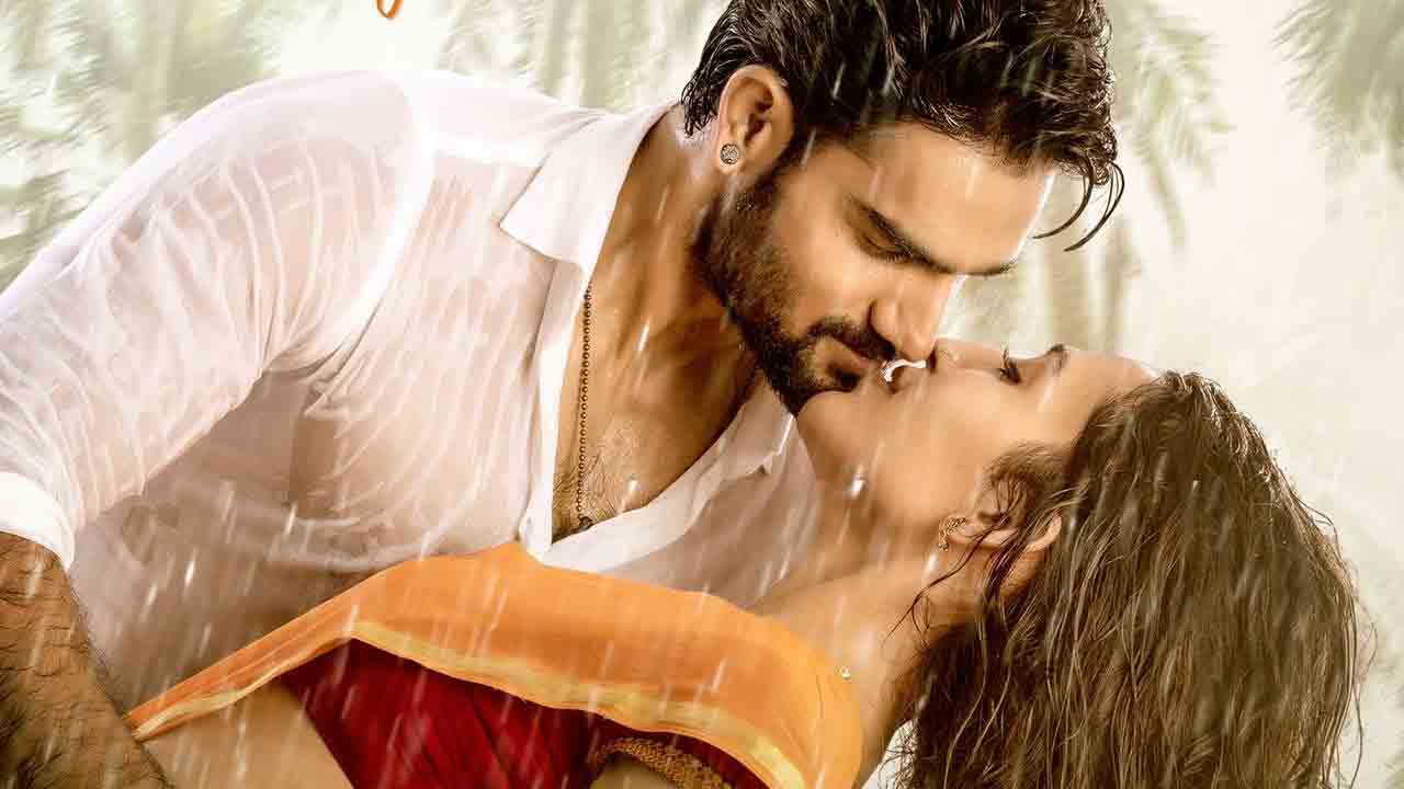 Bedurulanka 2012 | బెదురులంక 2012 నుంచి వెన్నెల్లో ఆడపిల్లా రొమాంటిక్ ట్రాక్‌